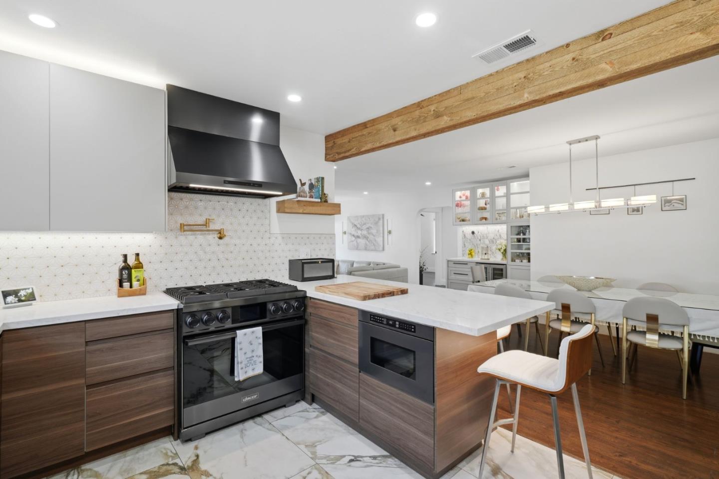 Detail Gallery Image 10 of 32 For 3101 Glendale Ave, Redwood City,  CA 94063 - 3 Beds | 2 Baths