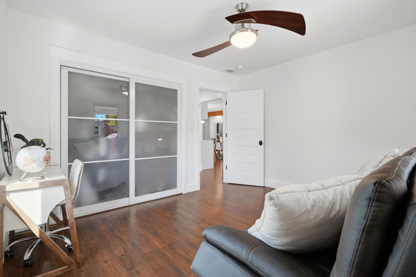 Detail Gallery Image 14 of 32 For 3101 Glendale Ave, Redwood City,  CA 94063 - 3 Beds | 2 Baths