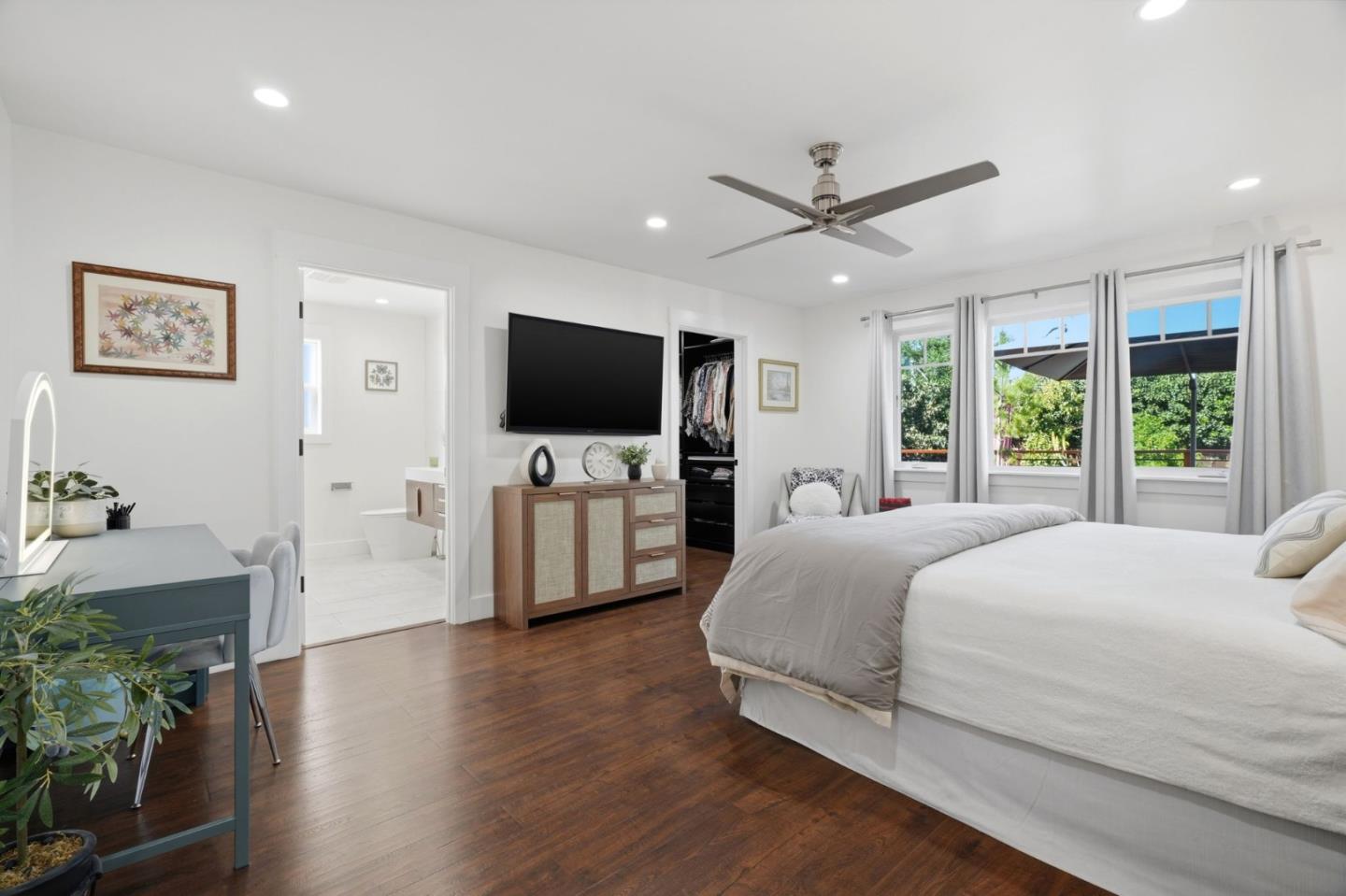 Detail Gallery Image 18 of 32 For 3101 Glendale Ave, Redwood City,  CA 94063 - 3 Beds | 2 Baths