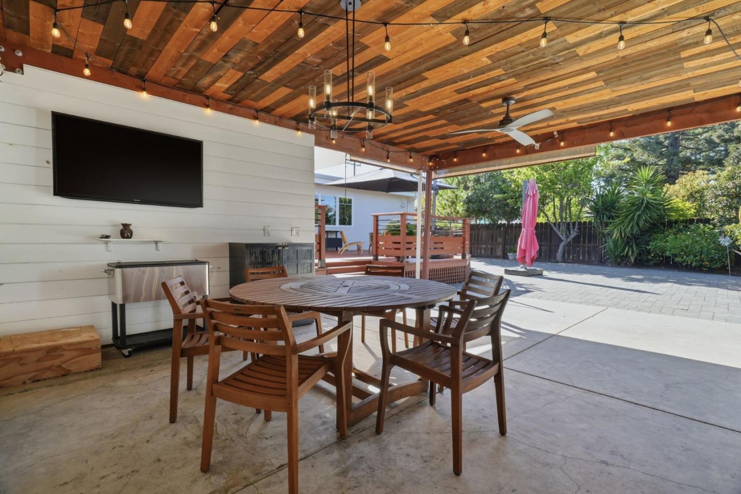 Detail Gallery Image 28 of 32 For 3101 Glendale Ave, Redwood City,  CA 94063 - 3 Beds | 2 Baths