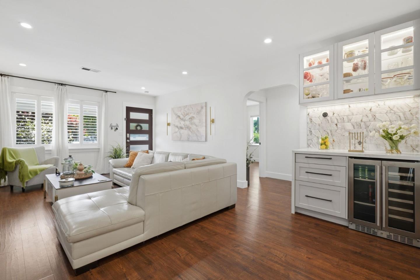 Detail Gallery Image 4 of 32 For 3101 Glendale Ave, Redwood City,  CA 94063 - 3 Beds | 2 Baths