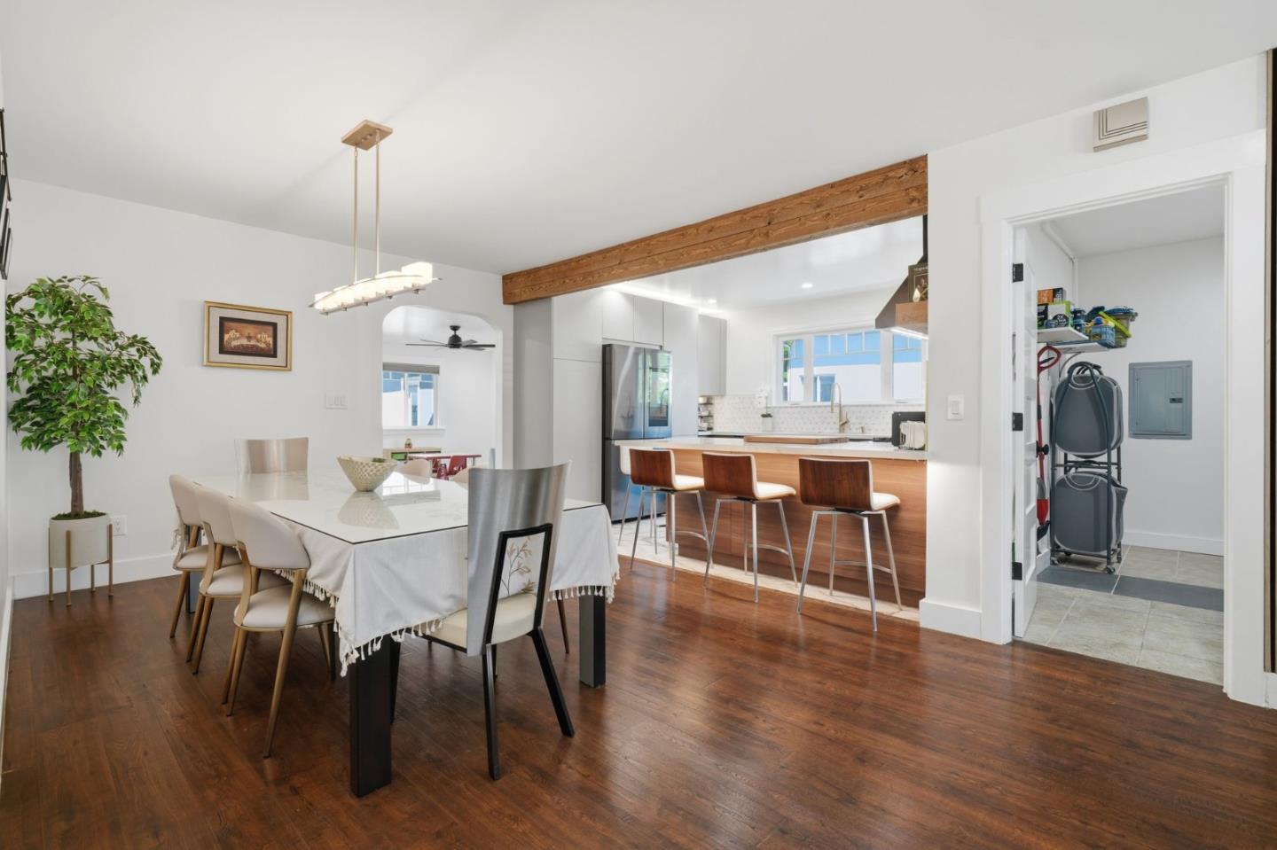 Detail Gallery Image 6 of 32 For 3101 Glendale Ave, Redwood City,  CA 94063 - 3 Beds | 2 Baths