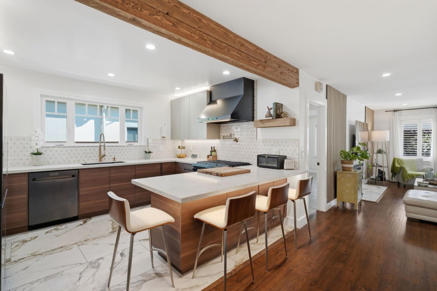 Detail Gallery Image 8 of 32 For 3101 Glendale Ave, Redwood City,  CA 94063 - 3 Beds | 2 Baths