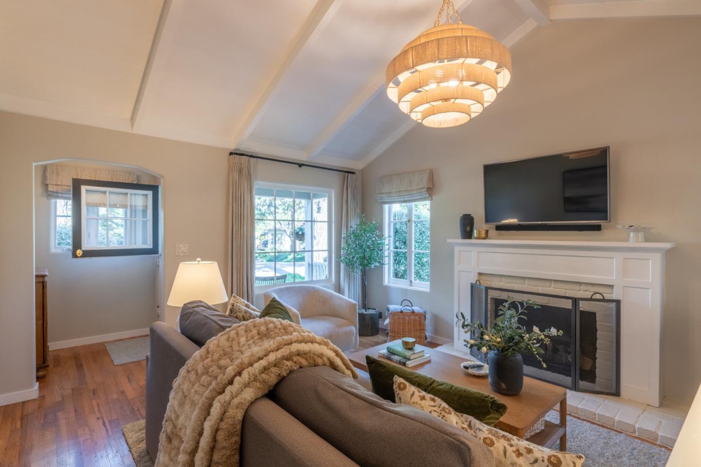 Detail Gallery Image 3 of 28 For 0 Lobos Se Corner Second, Carmel,  CA 93923 - 3 Beds | 2 Baths