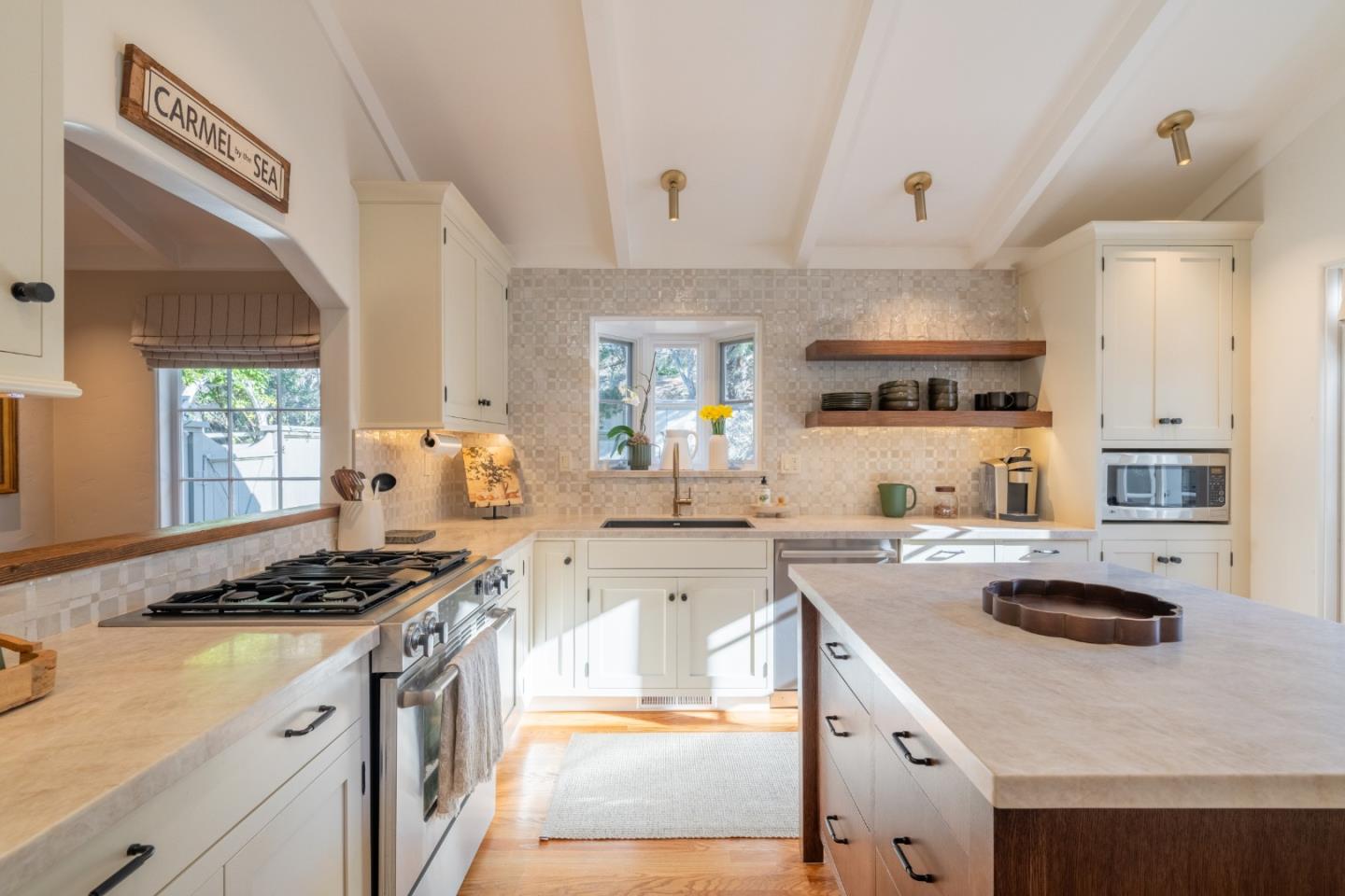 Detail Gallery Image 9 of 28 For 0 Lobos Se Corner Second, Carmel,  CA 93923 - 3 Beds | 2 Baths