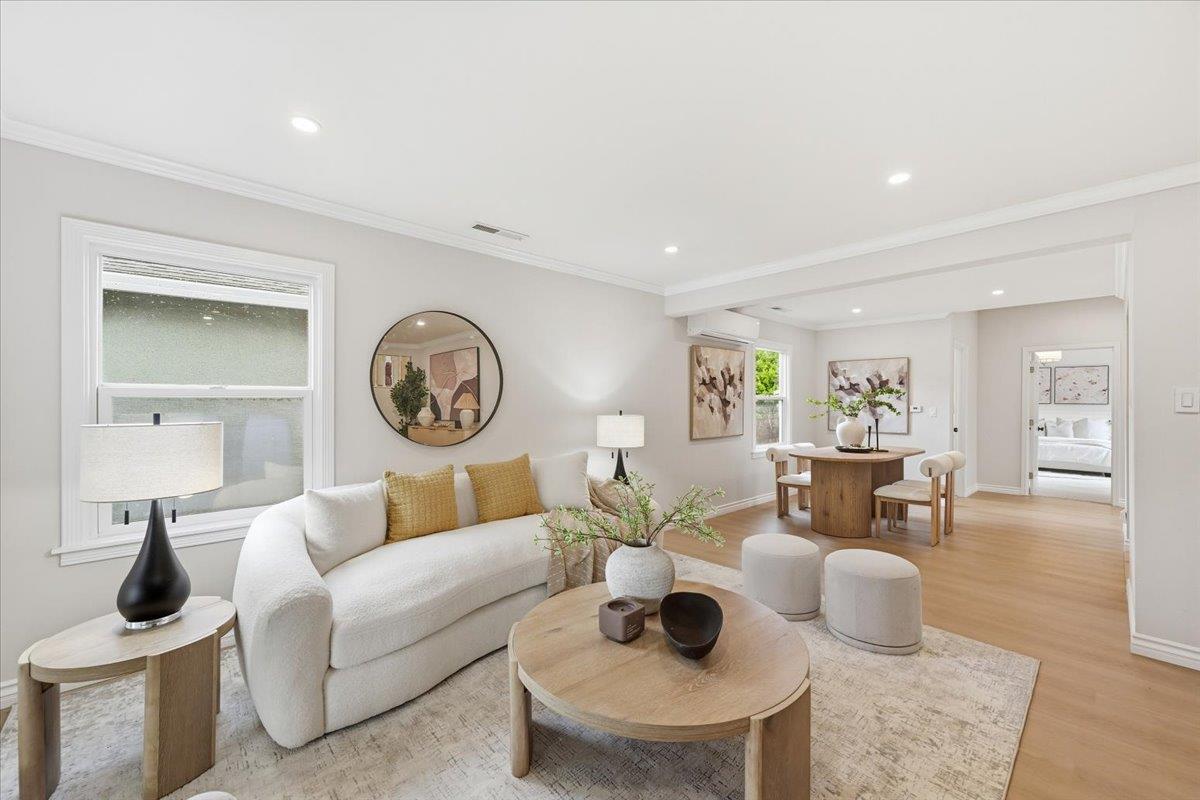 Front Image Thumbnail for ML82040801