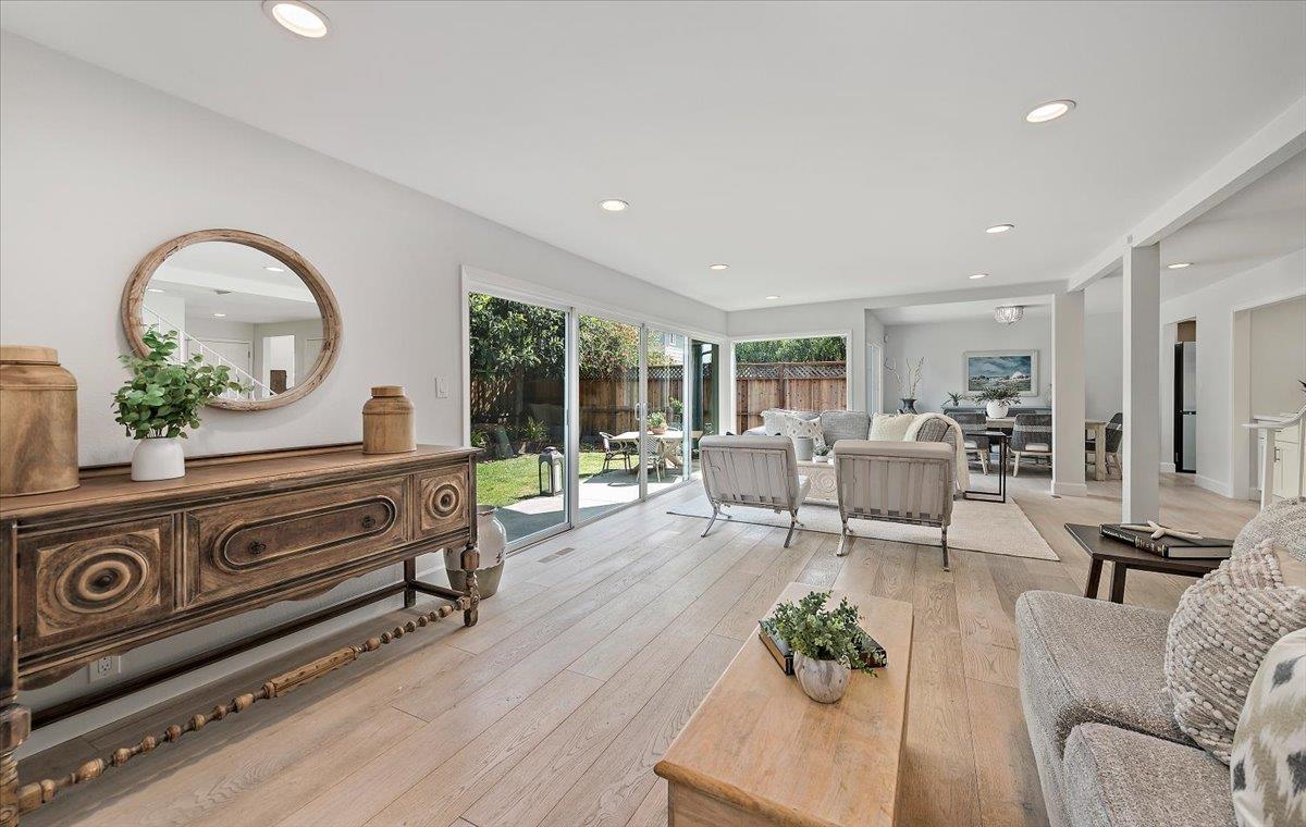 Detail Gallery Image 12 of 46 For 2060 Avignon Pl, Half Moon Bay,  CA 94019 - 5 Beds | 3 Baths