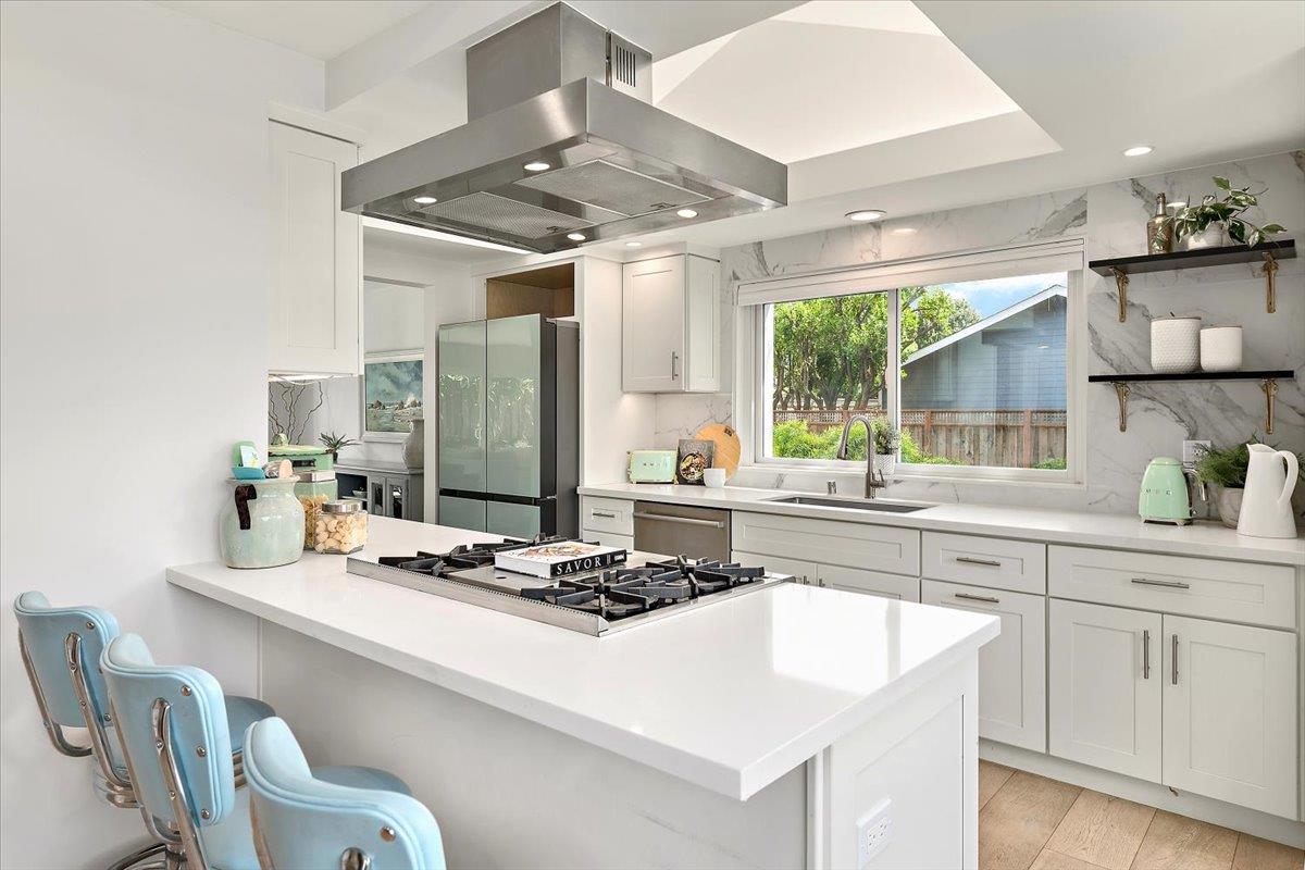 Detail Gallery Image 18 of 46 For 2060 Avignon Pl, Half Moon Bay,  CA 94019 - 5 Beds | 3 Baths