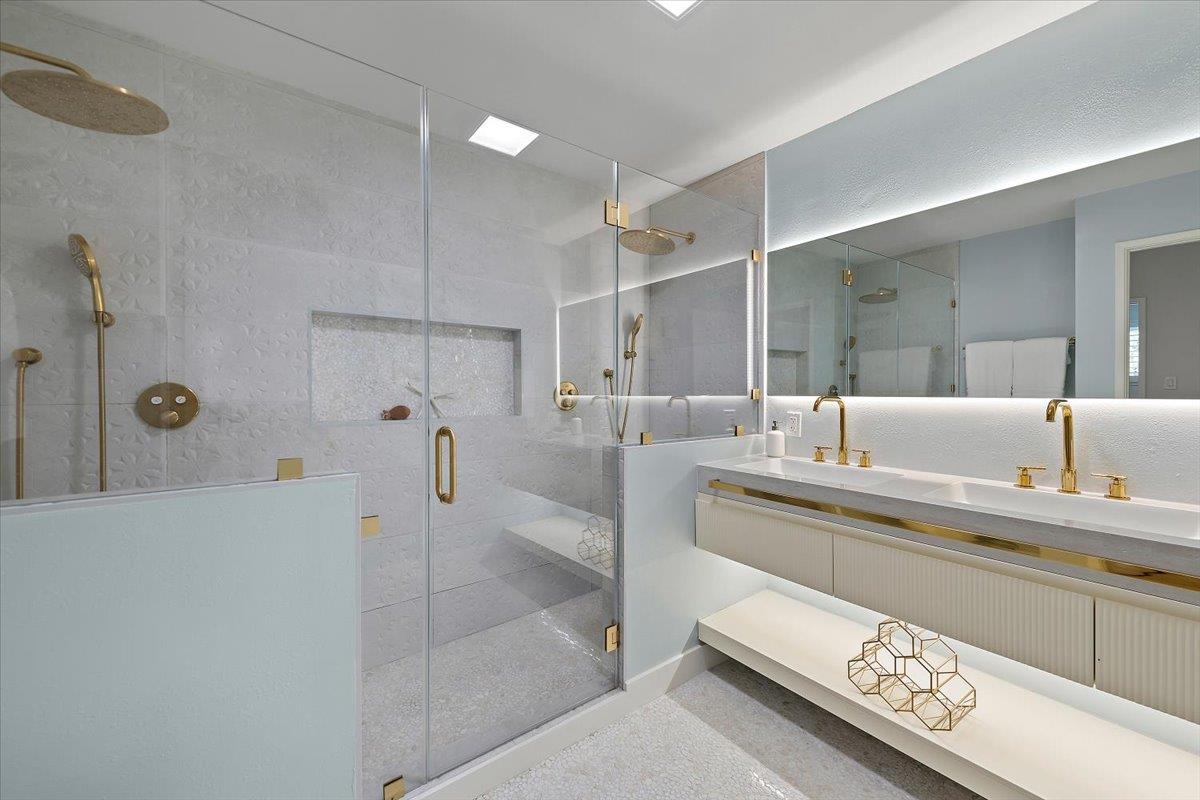 Detail Gallery Image 24 of 46 For 2060 Avignon Pl, Half Moon Bay,  CA 94019 - 5 Beds | 3 Baths