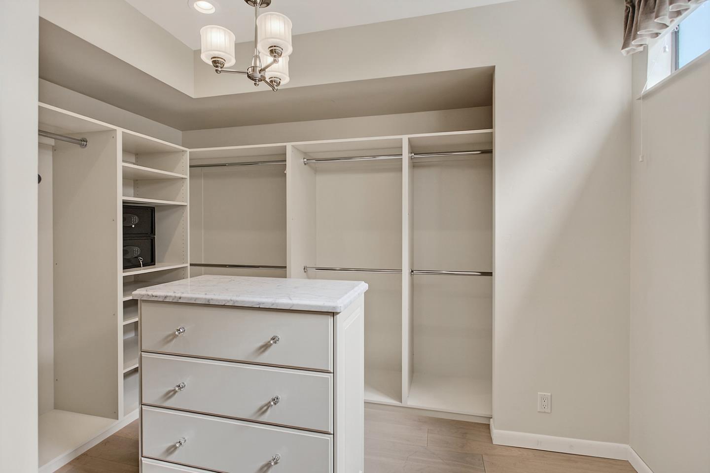 Detail Gallery Image 22 of 41 For 10 Mansion Ct #713,  Menlo Park,  CA 94025 - 3 Beds | 2/1 Baths