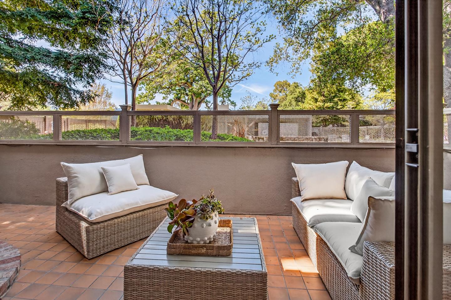 Detail Gallery Image 31 of 41 For 10 Mansion Ct #713,  Menlo Park,  CA 94025 - 3 Beds | 2/1 Baths