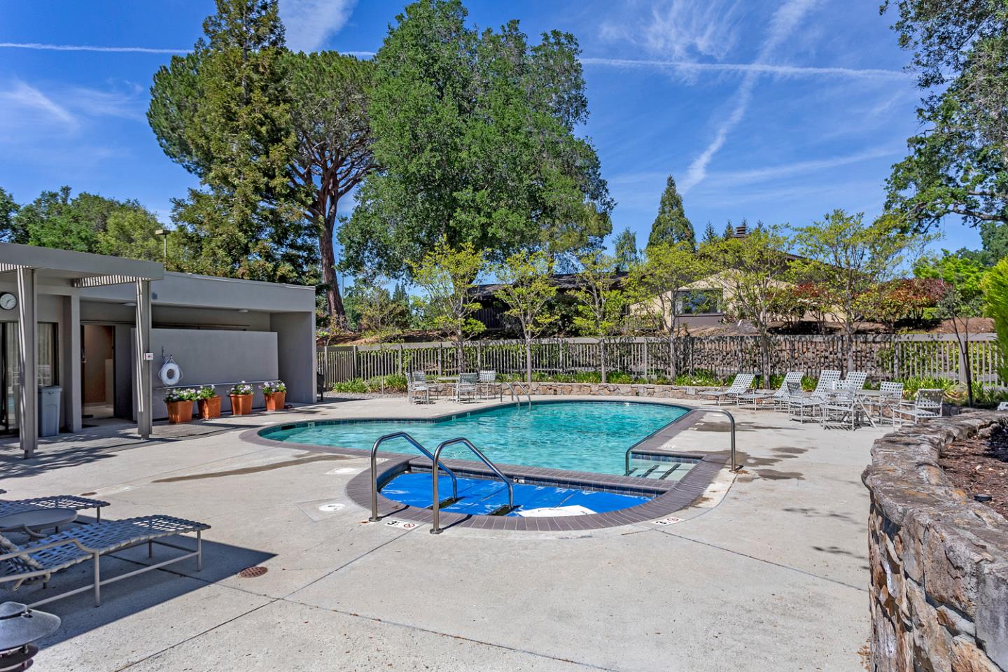 Detail Gallery Image 35 of 41 For 10 Mansion Ct #713,  Menlo Park,  CA 94025 - 3 Beds | 2/1 Baths