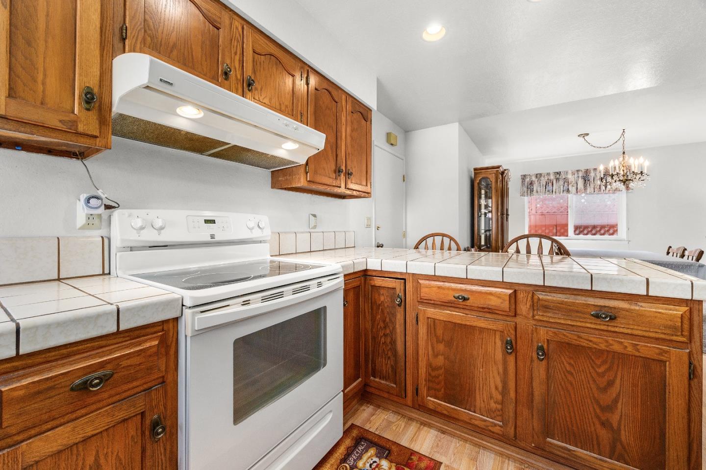 Detail Gallery Image 6 of 28 For 459 Vivienne Dr, Watsonville,  CA 95076 - 2 Beds | 2 Baths