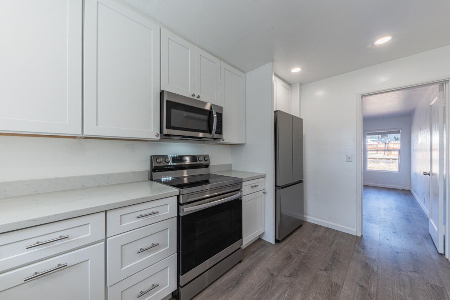 Detail Gallery Image 11 of 28 For 1915 Grandview St, Seaside,  CA 93955 - 3 Beds | 1 Baths