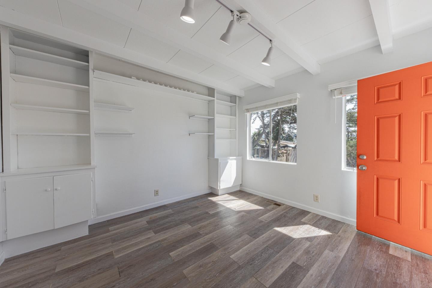 Detail Gallery Image 12 of 28 For 1915 Grandview St, Seaside,  CA 93955 - 3 Beds | 1 Baths