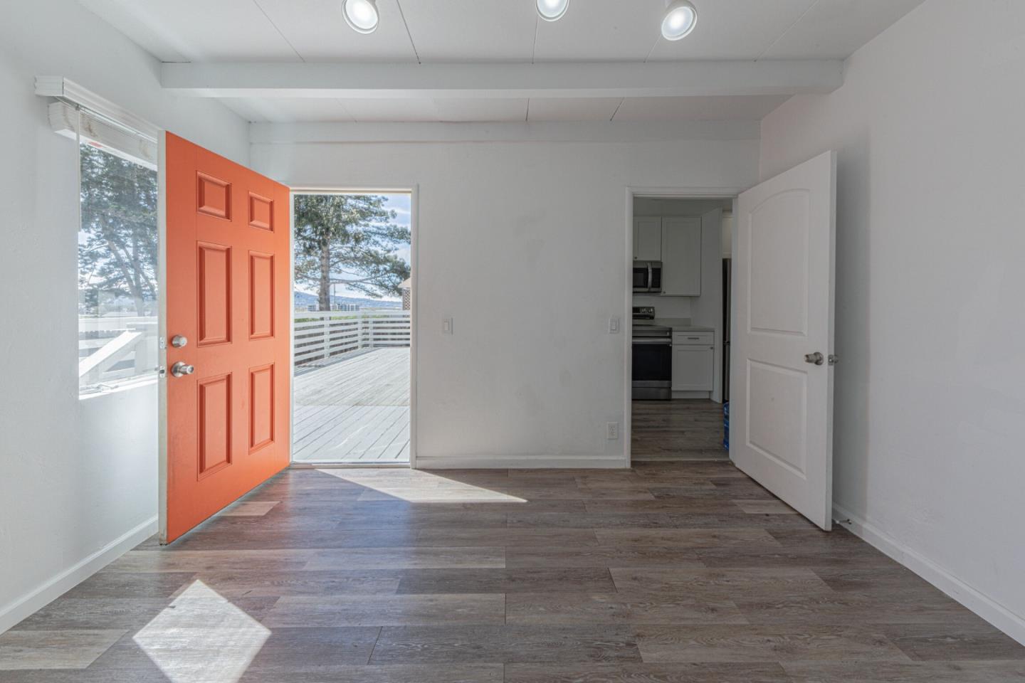 Detail Gallery Image 13 of 28 For 1915 Grandview St, Seaside,  CA 93955 - 3 Beds | 1 Baths