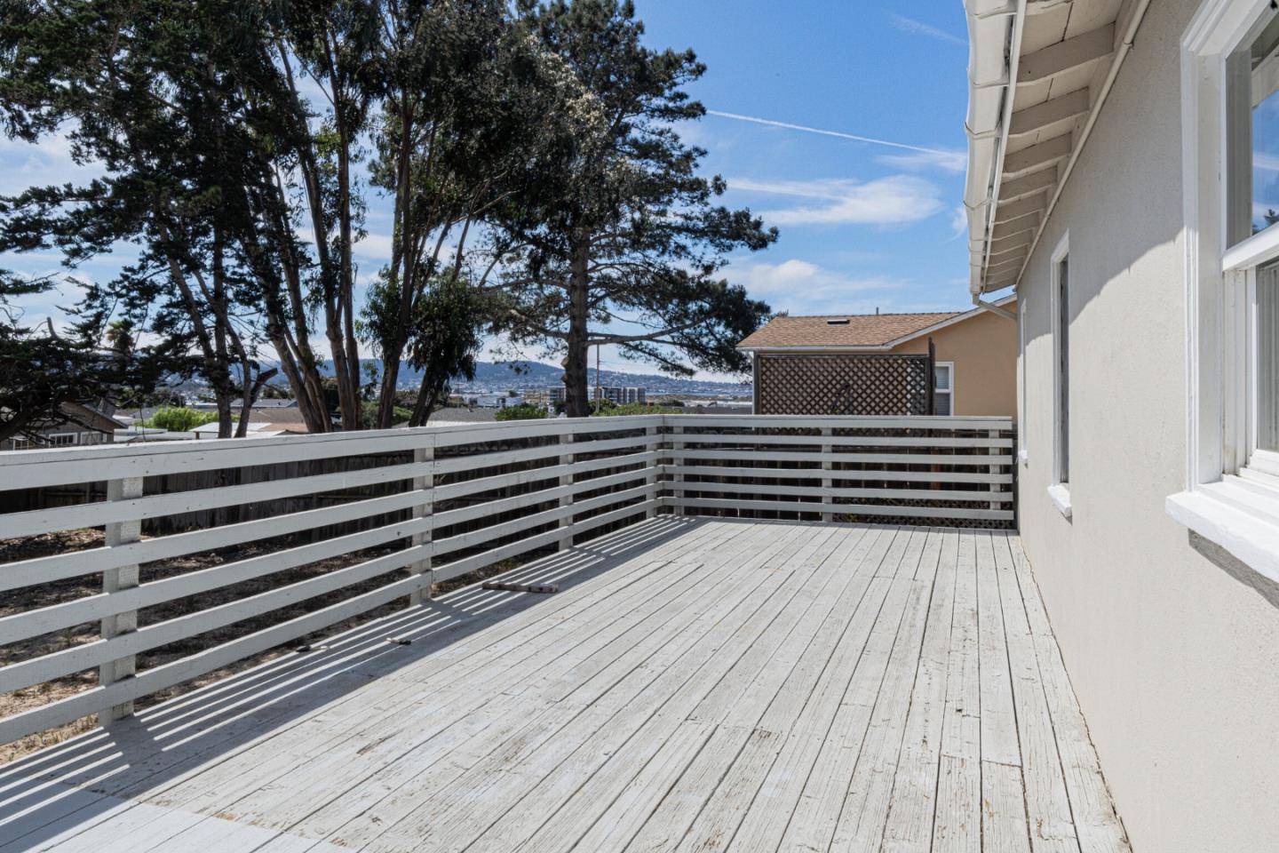 Detail Gallery Image 14 of 28 For 1915 Grandview St, Seaside,  CA 93955 - 3 Beds | 1 Baths