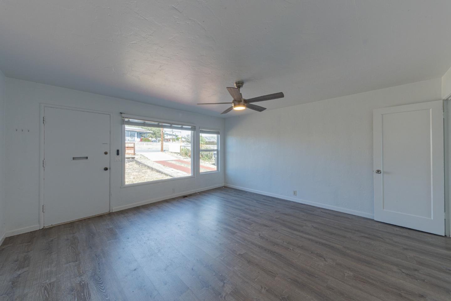 Detail Gallery Image 7 of 28 For 1915 Grandview St, Seaside,  CA 93955 - 3 Beds | 1 Baths