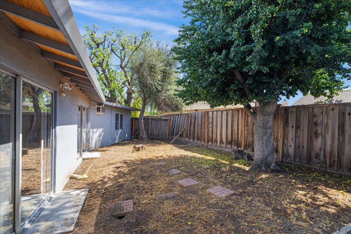 Detail Gallery Image 30 of 32 For 12649 Paseo Olivos, Saratoga,  CA 95070 - 3 Beds | 2/1 Baths