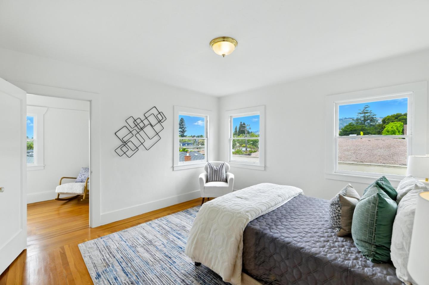 Detail Gallery Image 11 of 12 For 5555 Carlton St, Oakland,  CA 94618 - 4 Beds | 2 Baths