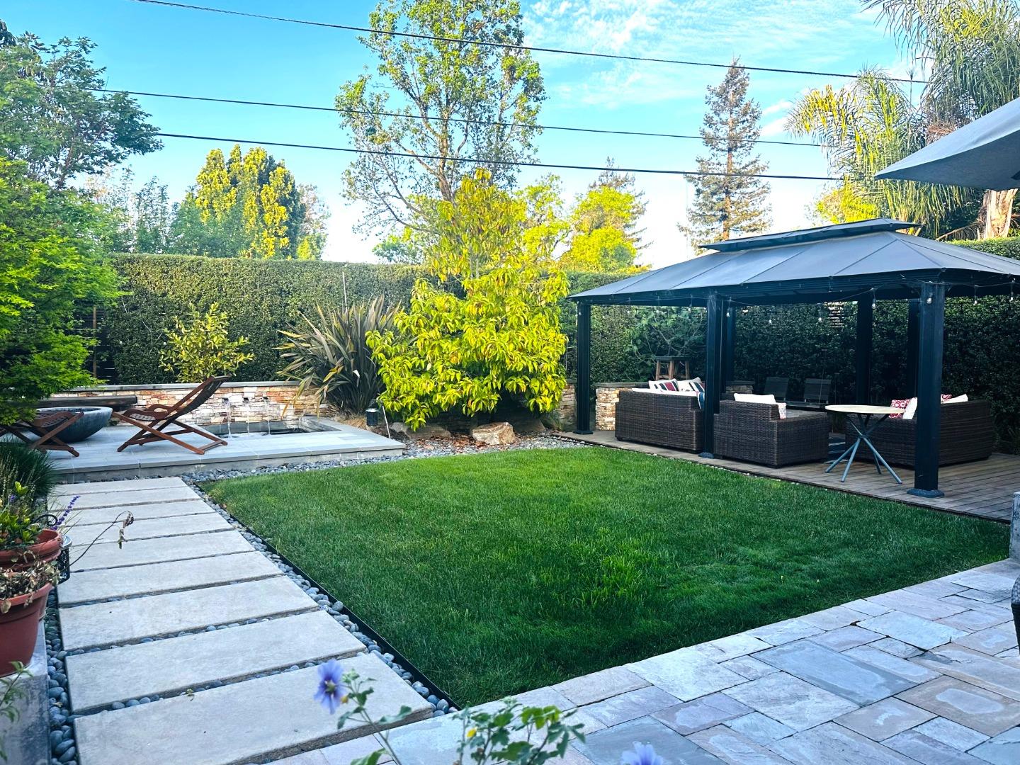 Detail Gallery Image 15 of 17 For 3179 Bryant St, Palo Alto,  CA 94306 - 4 Beds | 4 Baths