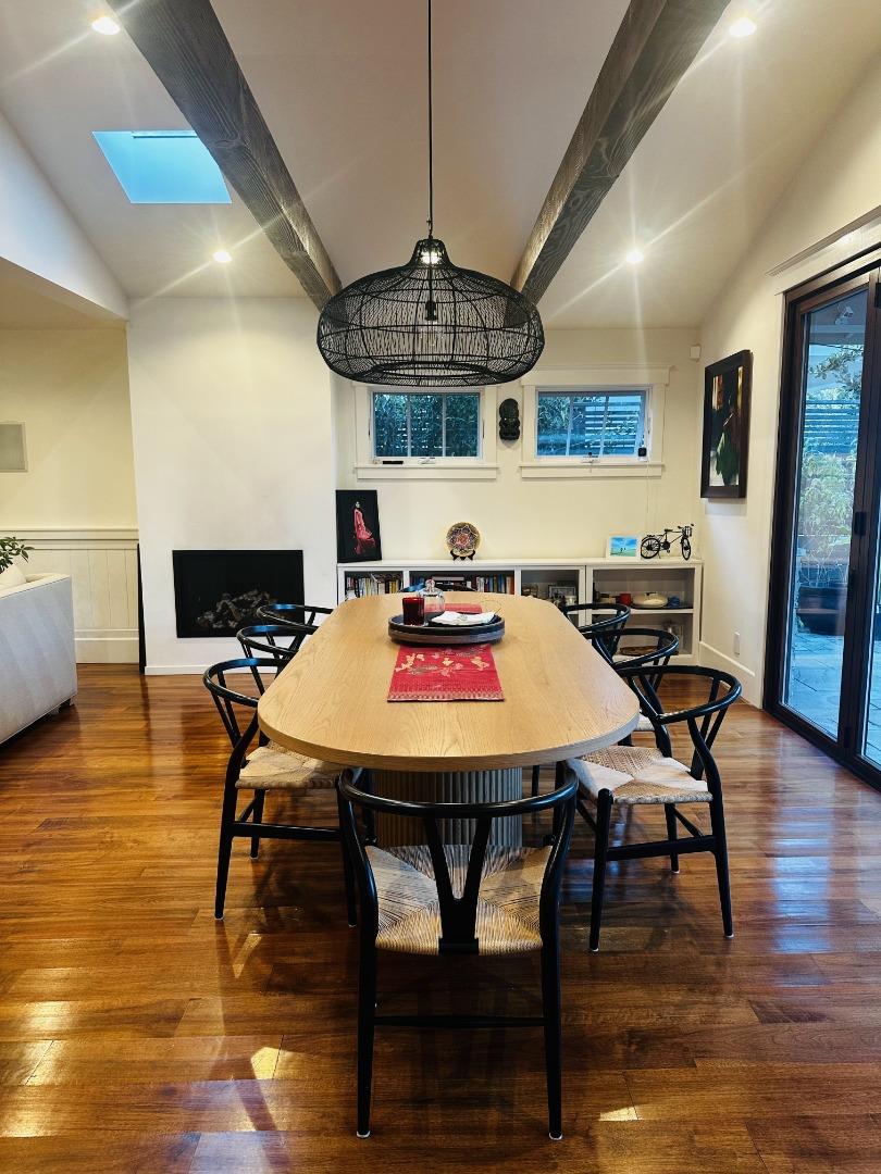 Detail Gallery Image 4 of 17 For 3179 Bryant St, Palo Alto,  CA 94306 - 4 Beds | 4 Baths