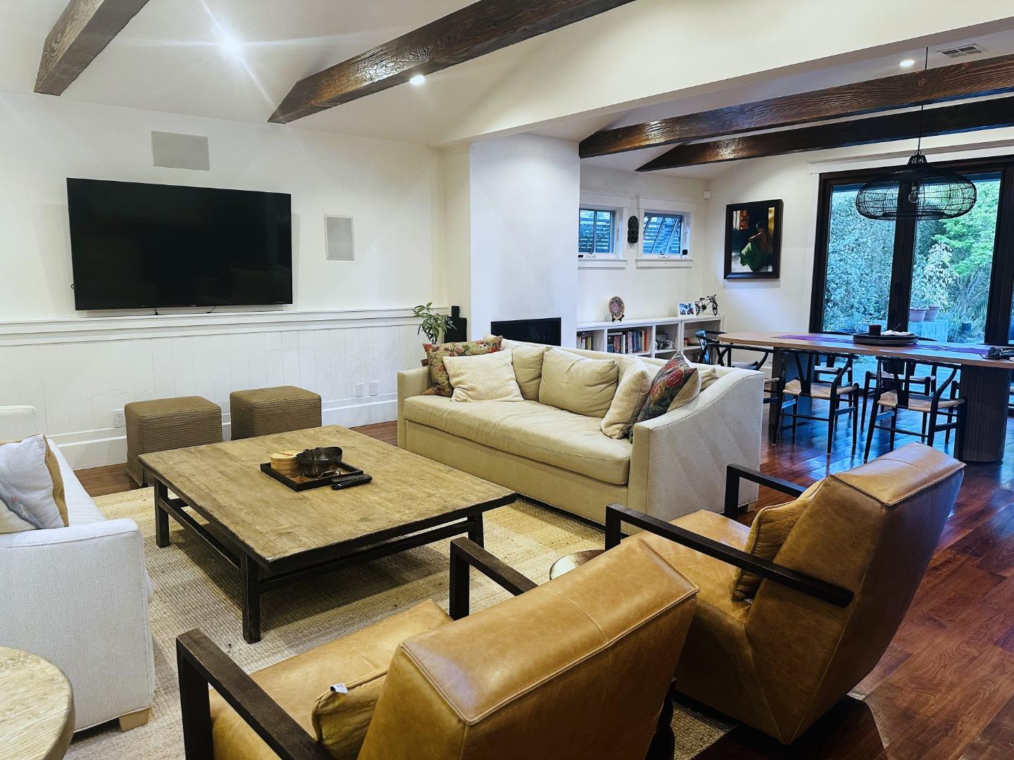 Detail Gallery Image 5 of 17 For 3179 Bryant St, Palo Alto,  CA 94306 - 4 Beds | 4 Baths