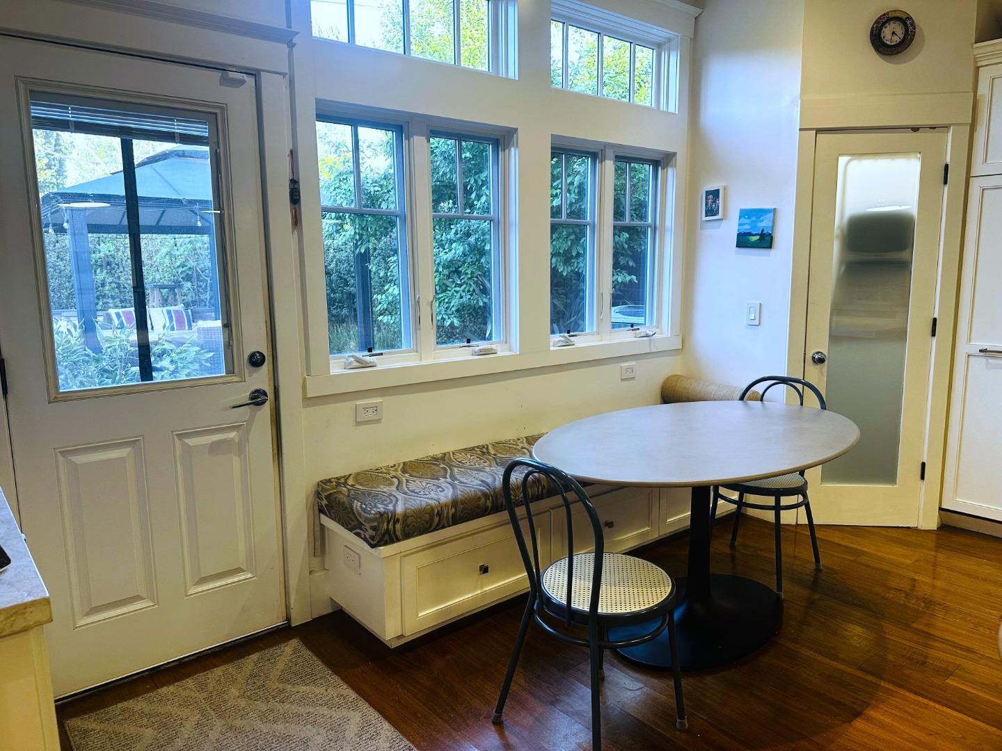 Detail Gallery Image 7 of 17 For 3179 Bryant St, Palo Alto,  CA 94306 - 4 Beds | 4 Baths