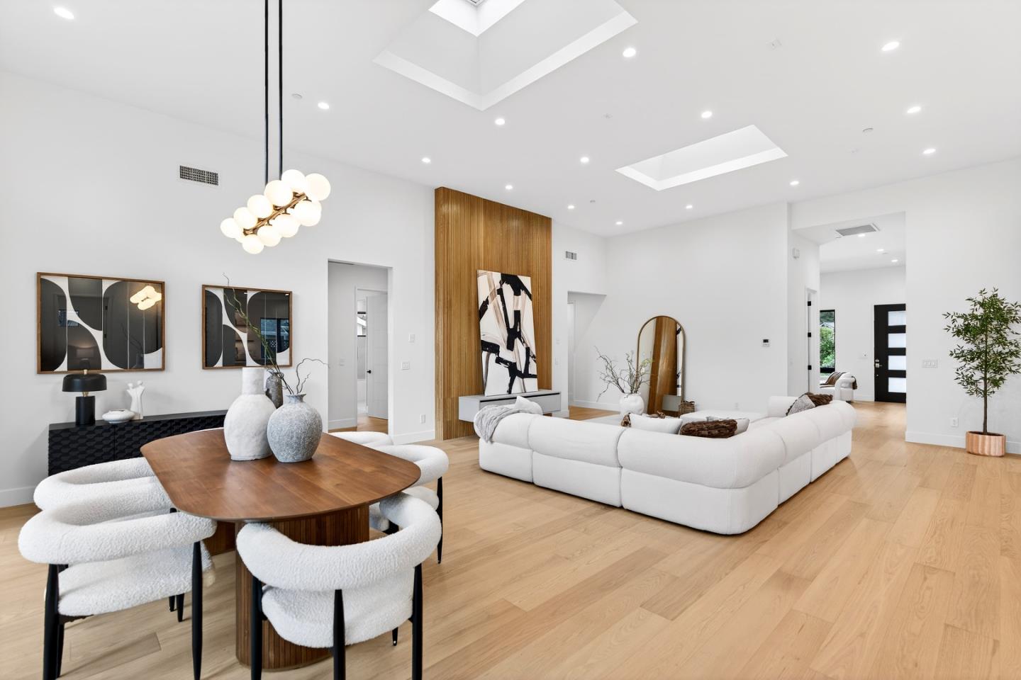 Detail Gallery Image 11 of 60 For 1808 Fallen Leaf Ln, Los Altos,  CA 94024 - 5 Beds | 5/1 Baths