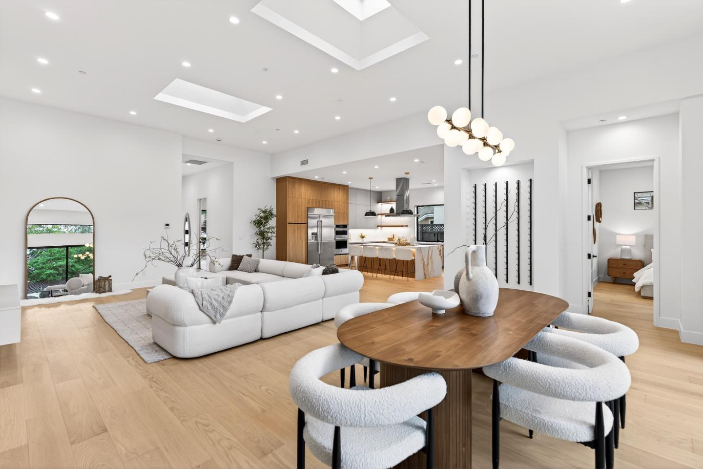 Detail Gallery Image 12 of 60 For 1808 Fallen Leaf Ln, Los Altos,  CA 94024 - 5 Beds | 5/1 Baths