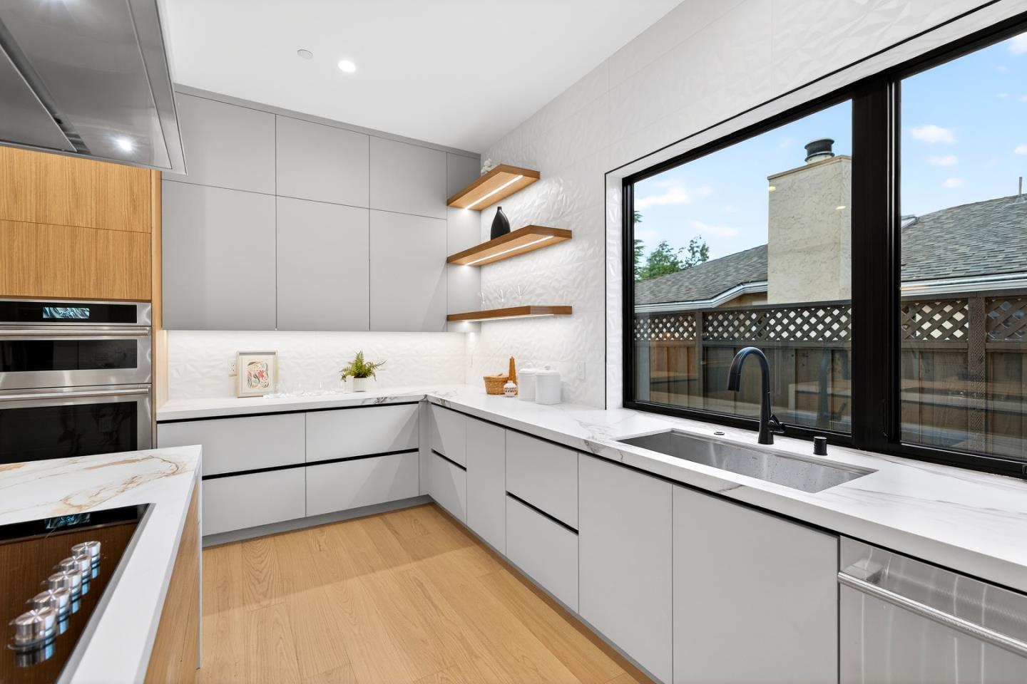 Detail Gallery Image 17 of 60 For 1808 Fallen Leaf Ln, Los Altos,  CA 94024 - 5 Beds | 5/1 Baths