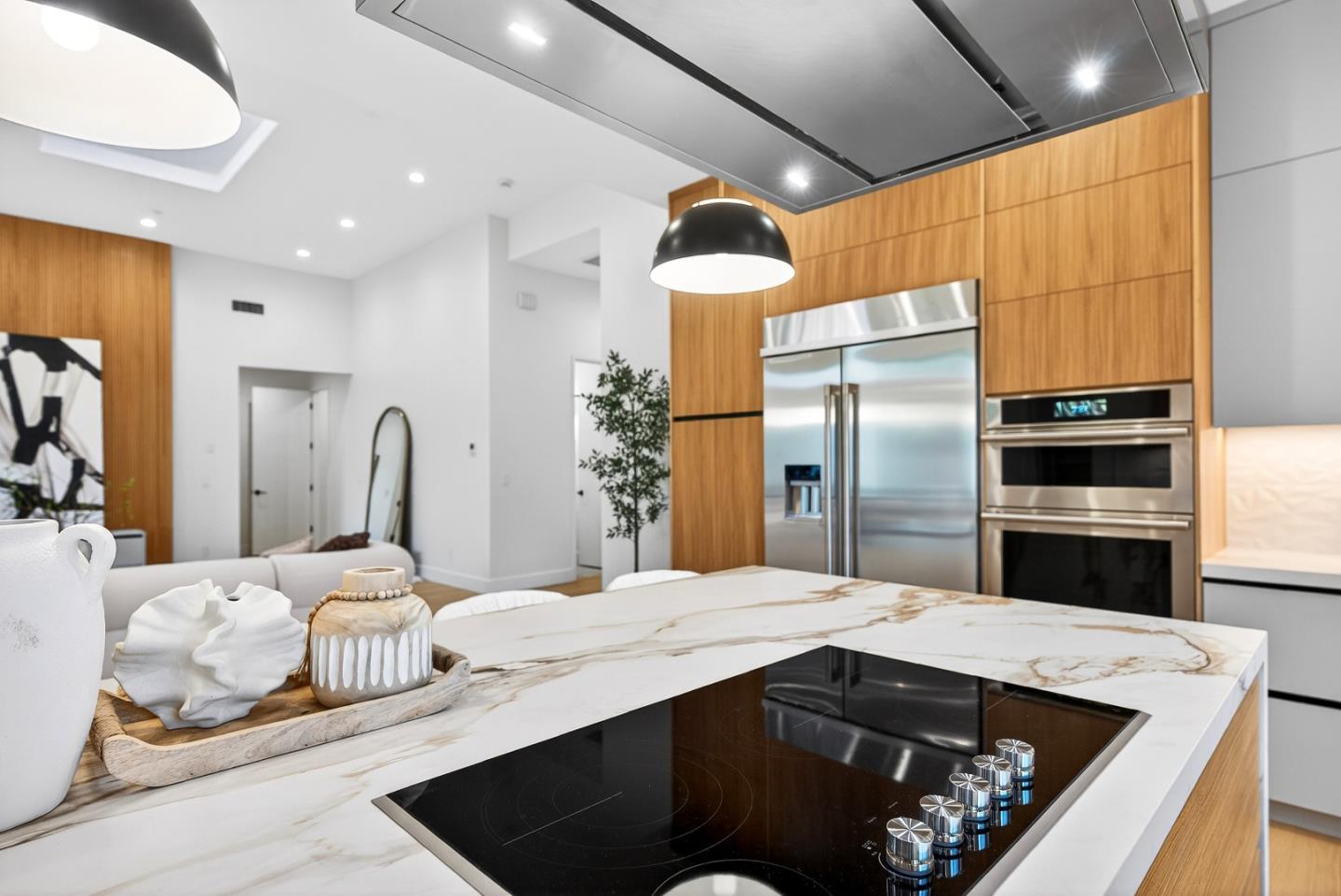 Detail Gallery Image 18 of 60 For 1808 Fallen Leaf Ln, Los Altos,  CA 94024 - 5 Beds | 5/1 Baths