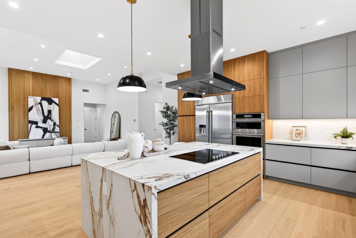 Detail Gallery Image 19 of 60 For 1808 Fallen Leaf Ln, Los Altos,  CA 94024 - 5 Beds | 5/1 Baths