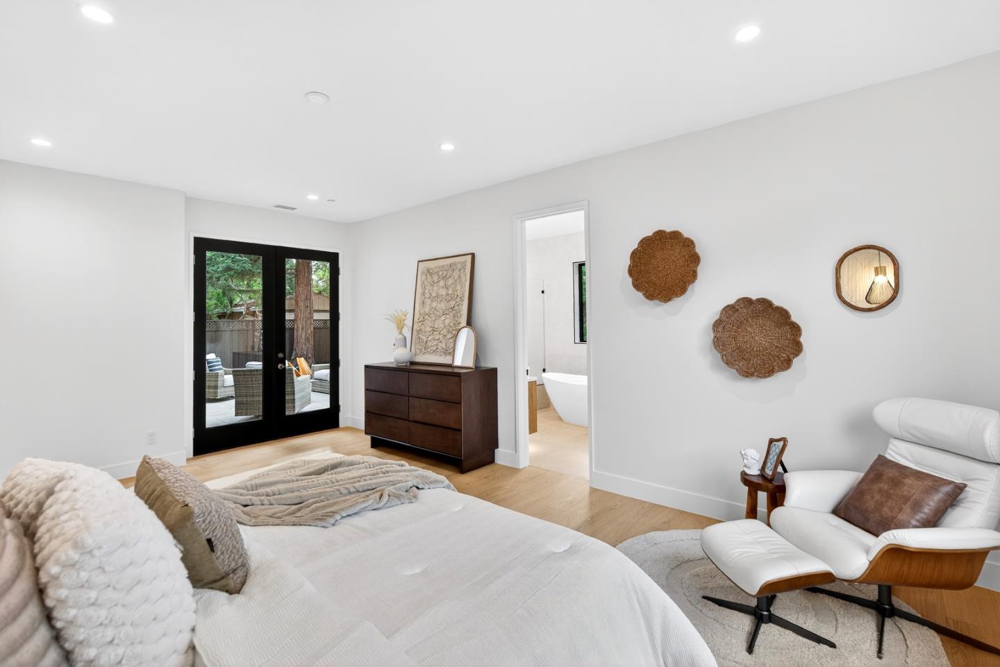 Detail Gallery Image 23 of 60 For 1808 Fallen Leaf Ln, Los Altos,  CA 94024 - 5 Beds | 5/1 Baths