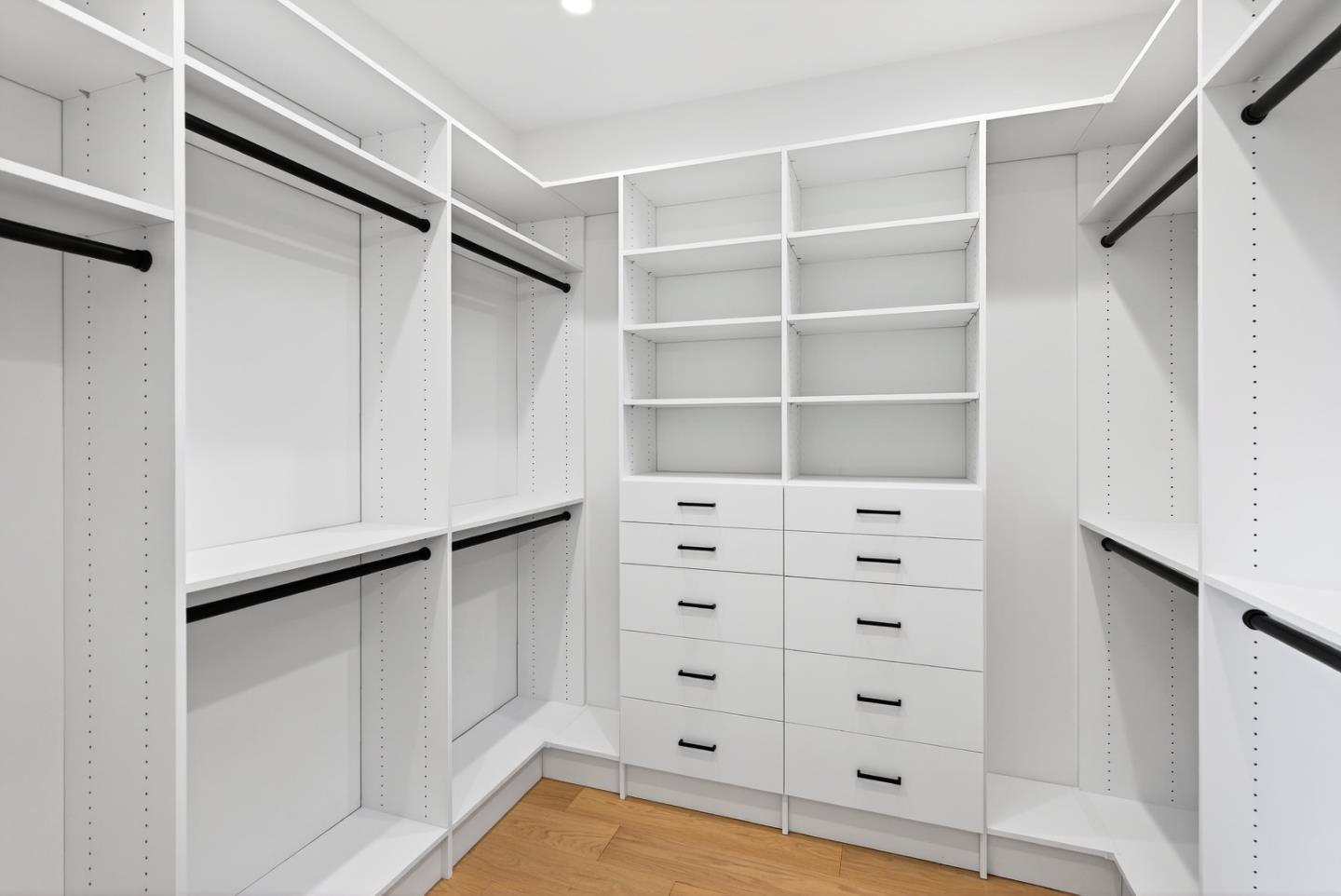 Detail Gallery Image 28 of 60 For 1808 Fallen Leaf Ln, Los Altos,  CA 94024 - 5 Beds | 5/1 Baths