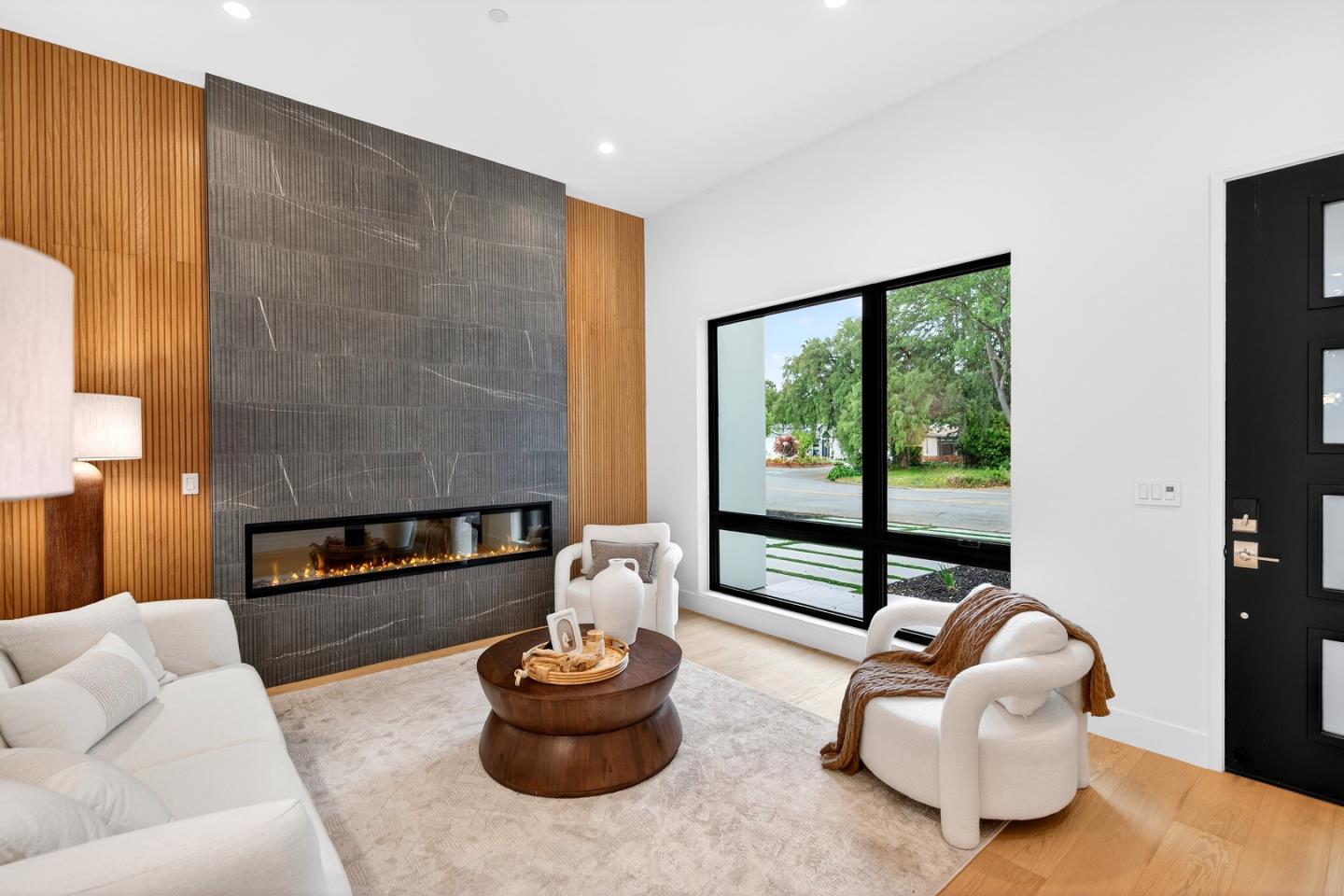 Detail Gallery Image 4 of 60 For 1808 Fallen Leaf Ln, Los Altos,  CA 94024 - 5 Beds | 5/1 Baths