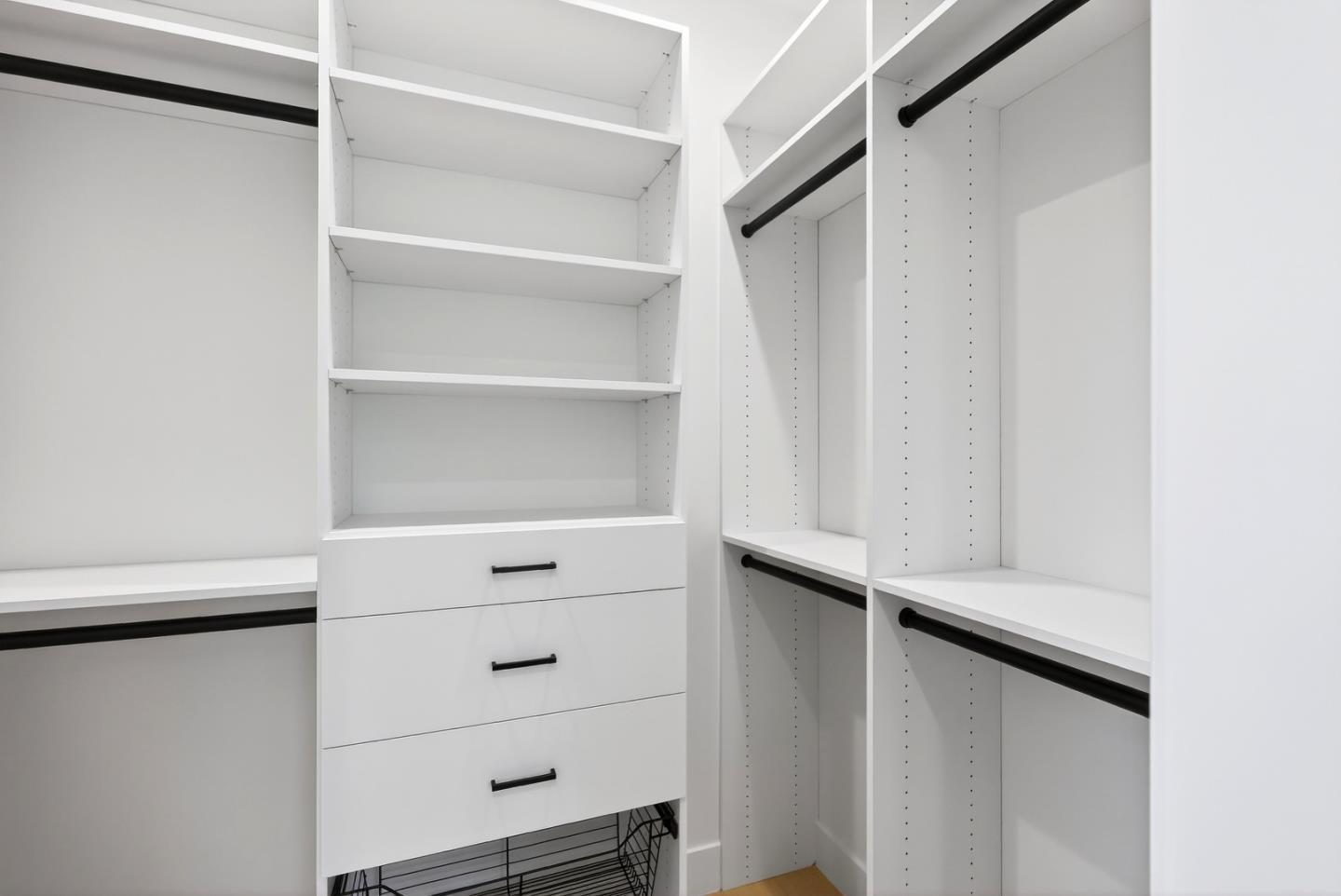 Detail Gallery Image 49 of 60 For 1808 Fallen Leaf Ln, Los Altos,  CA 94024 - 5 Beds | 5/1 Baths