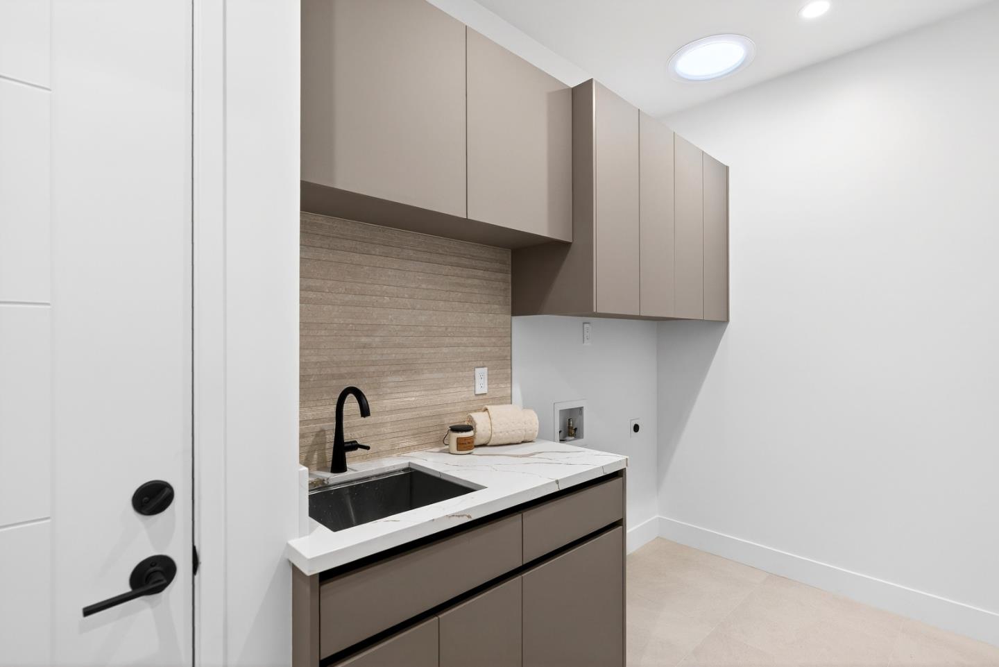 Detail Gallery Image 51 of 60 For 1808 Fallen Leaf Ln, Los Altos,  CA 94024 - 5 Beds | 5/1 Baths