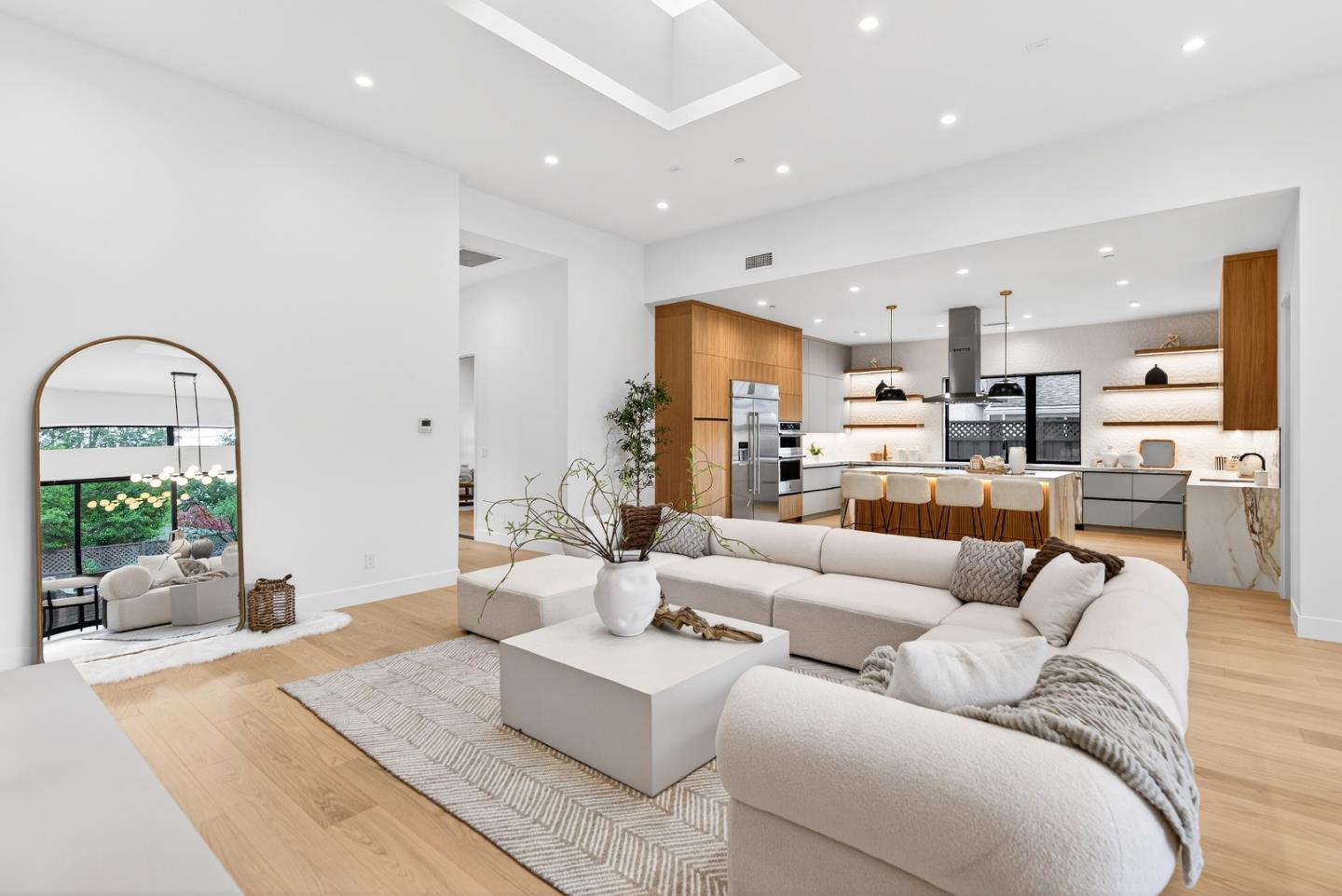 Detail Gallery Image 9 of 60 For 1808 Fallen Leaf Ln, Los Altos,  CA 94024 - 5 Beds | 5/1 Baths