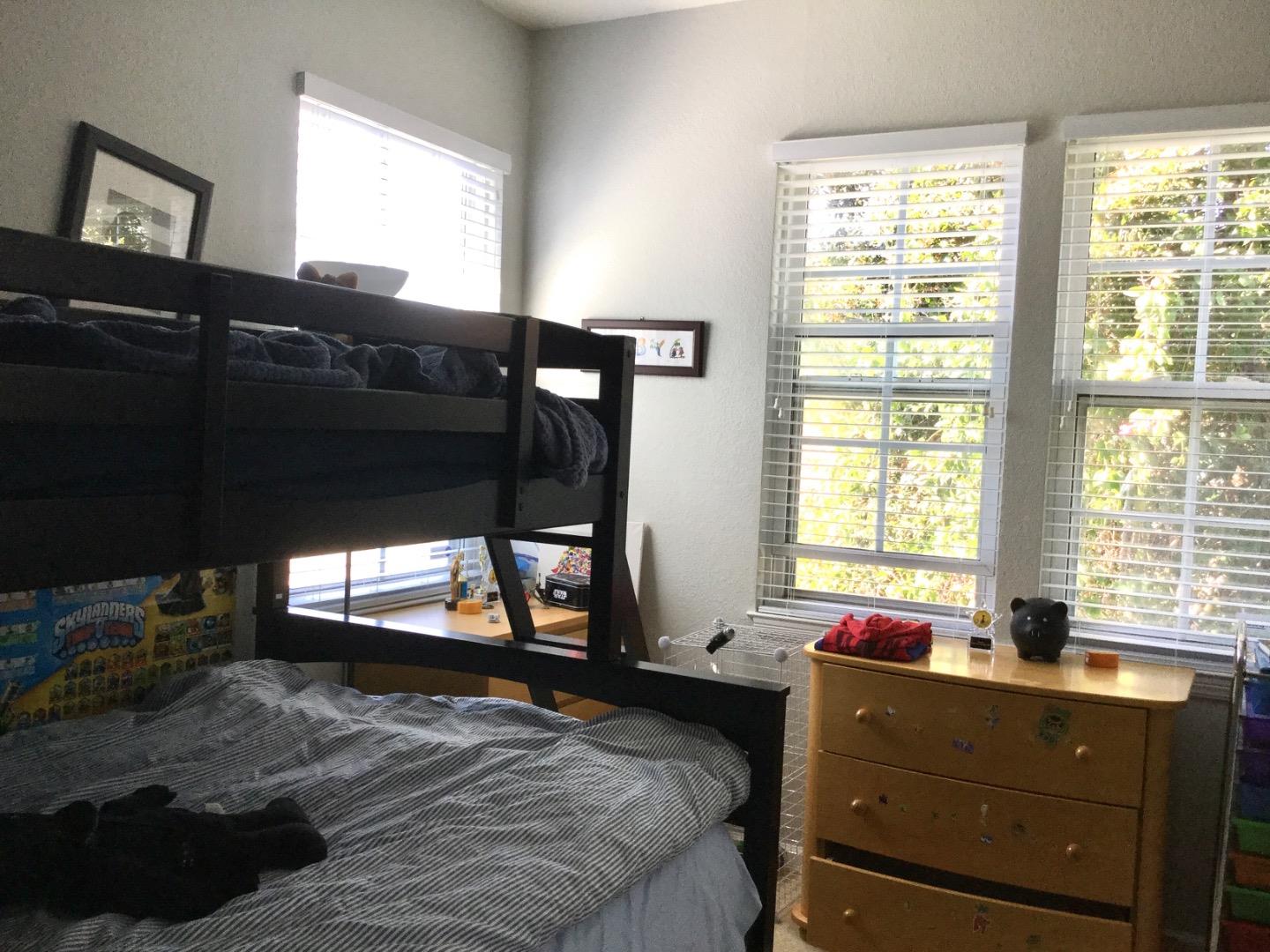 Detail Gallery Image 13 of 30 For 6 Dockside Cir, Redwood City,  CA 94065 - 4 Beds | 3/1 Baths