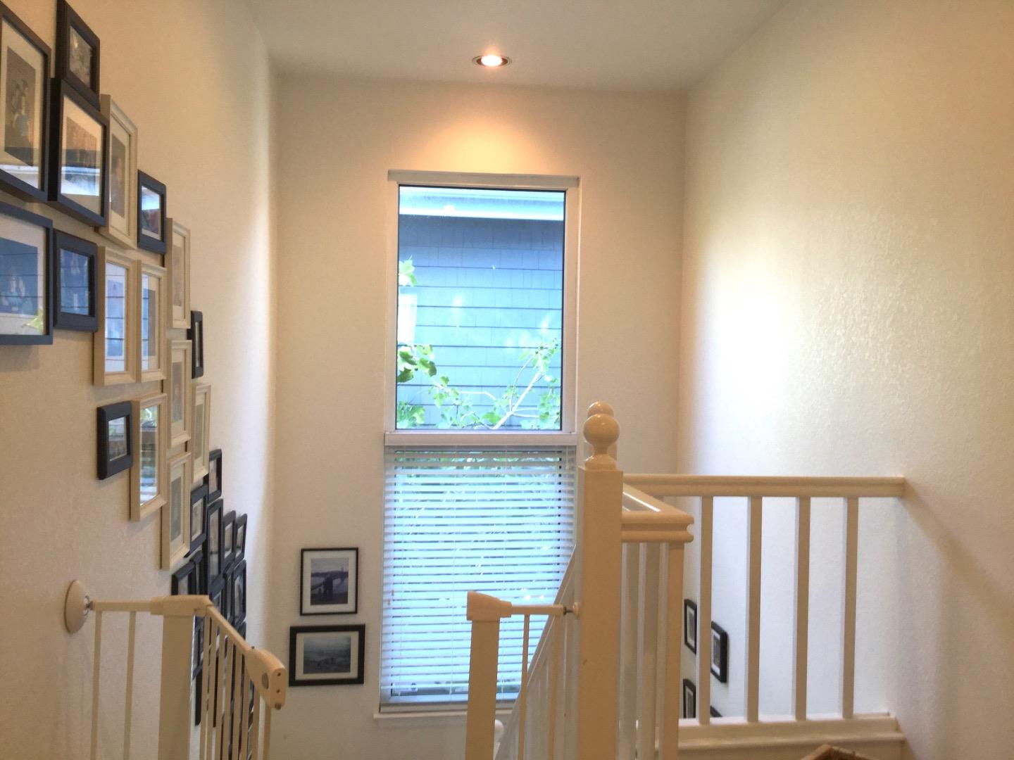 Detail Gallery Image 23 of 30 For 6 Dockside Cir, Redwood City,  CA 94065 - 4 Beds | 3/1 Baths