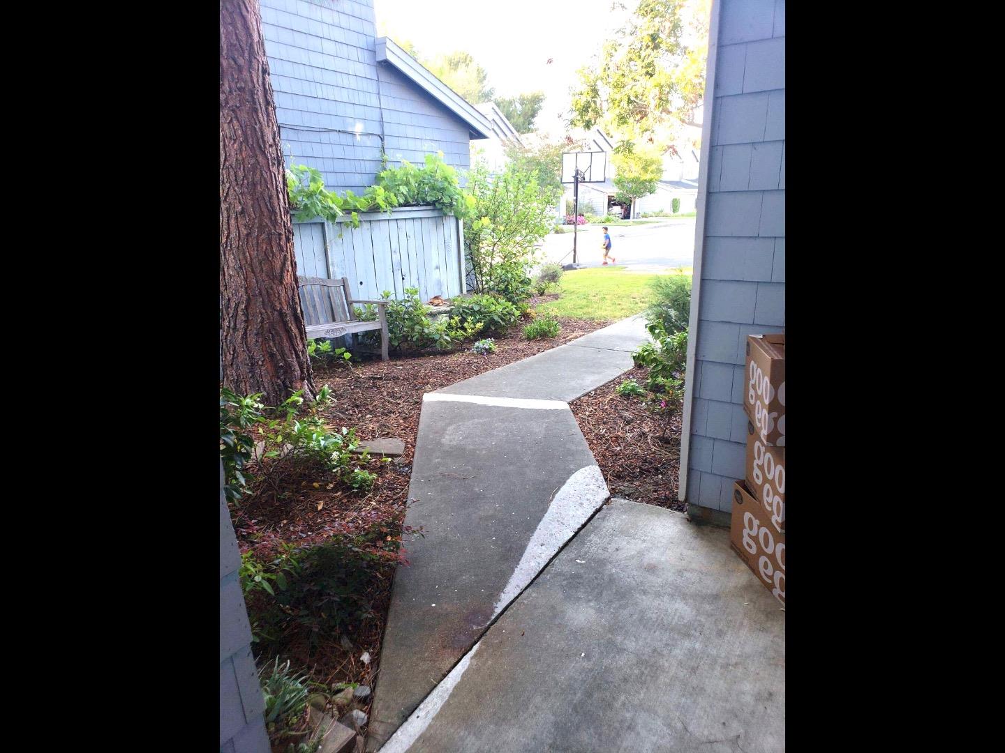 Detail Gallery Image 29 of 30 For 6 Dockside Cir, Redwood City,  CA 94065 - 4 Beds | 3/1 Baths