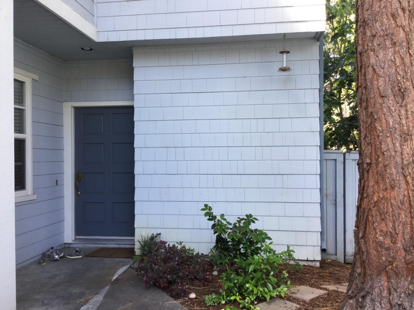 Detail Gallery Image 5 of 30 For 6 Dockside Cir, Redwood City,  CA 94065 - 4 Beds | 3/1 Baths