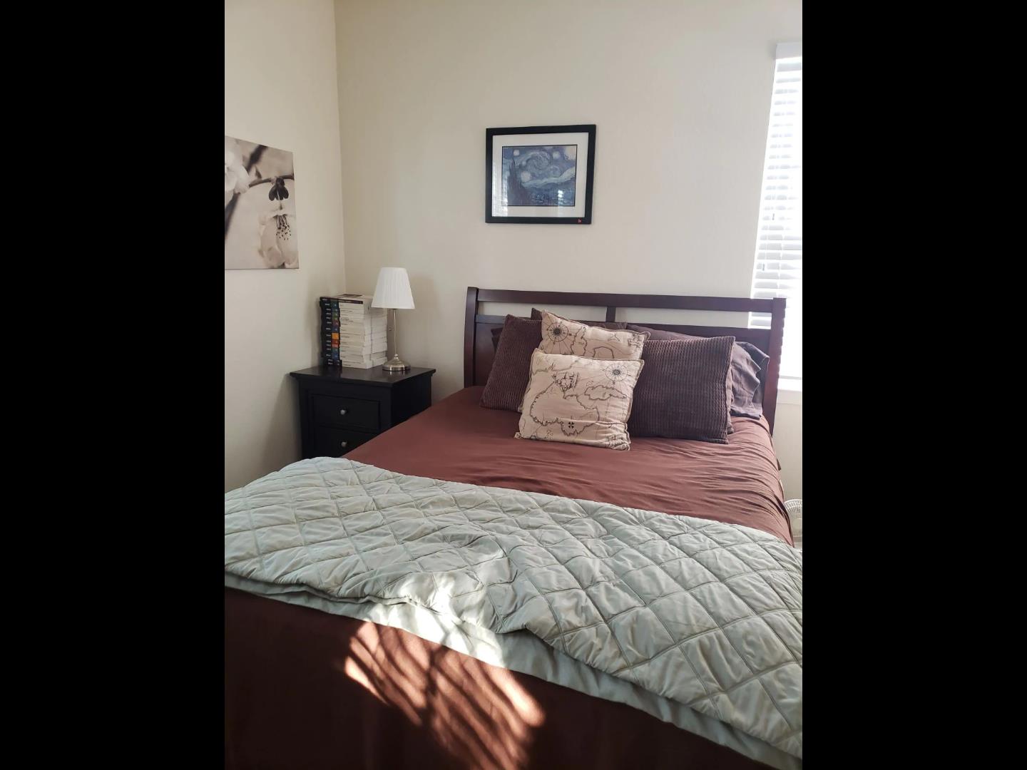 Detail Gallery Image 6 of 30 For 6 Dockside Cir, Redwood City,  CA 94065 - 4 Beds | 3/1 Baths