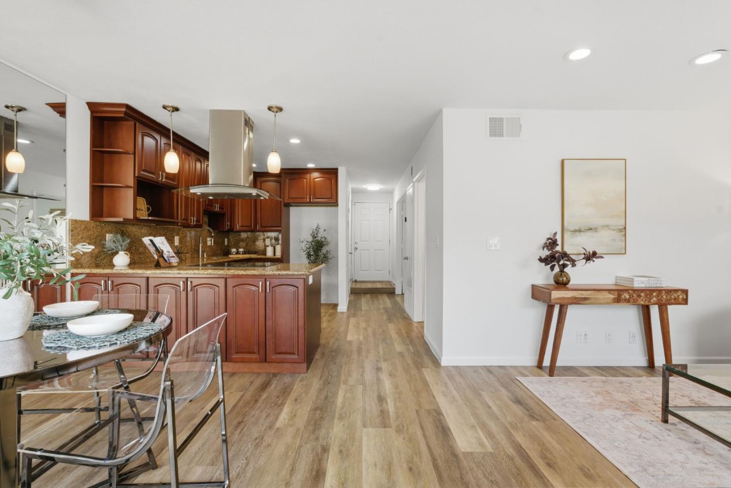 Detail Gallery Image 12 of 57 For 1992 Uphall Ct, San Jose,  CA 95121 - 4 Beds | 1/1 Baths