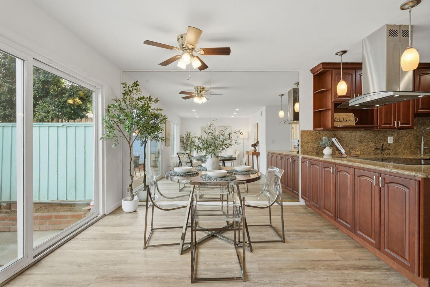 Detail Gallery Image 13 of 57 For 1992 Uphall Ct, San Jose,  CA 95121 - 4 Beds | 1/1 Baths