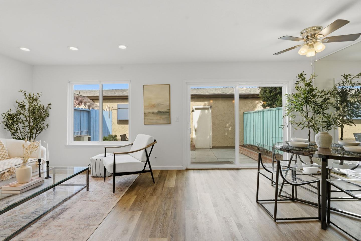 Detail Gallery Image 15 of 57 For 1992 Uphall Ct, San Jose,  CA 95121 - 4 Beds | 1/1 Baths