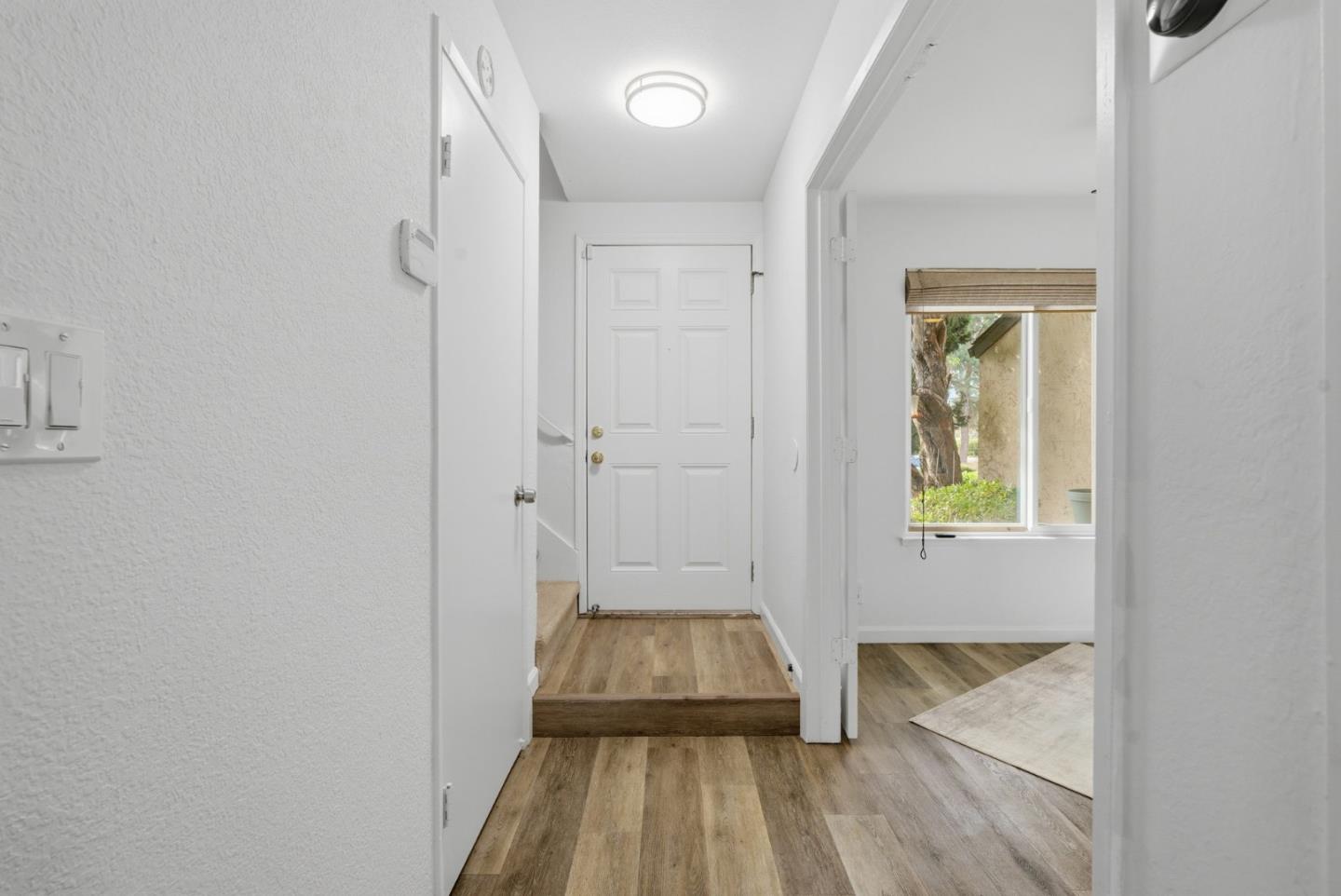 Detail Gallery Image 16 of 57 For 1992 Uphall Ct, San Jose,  CA 95121 - 4 Beds | 1/1 Baths