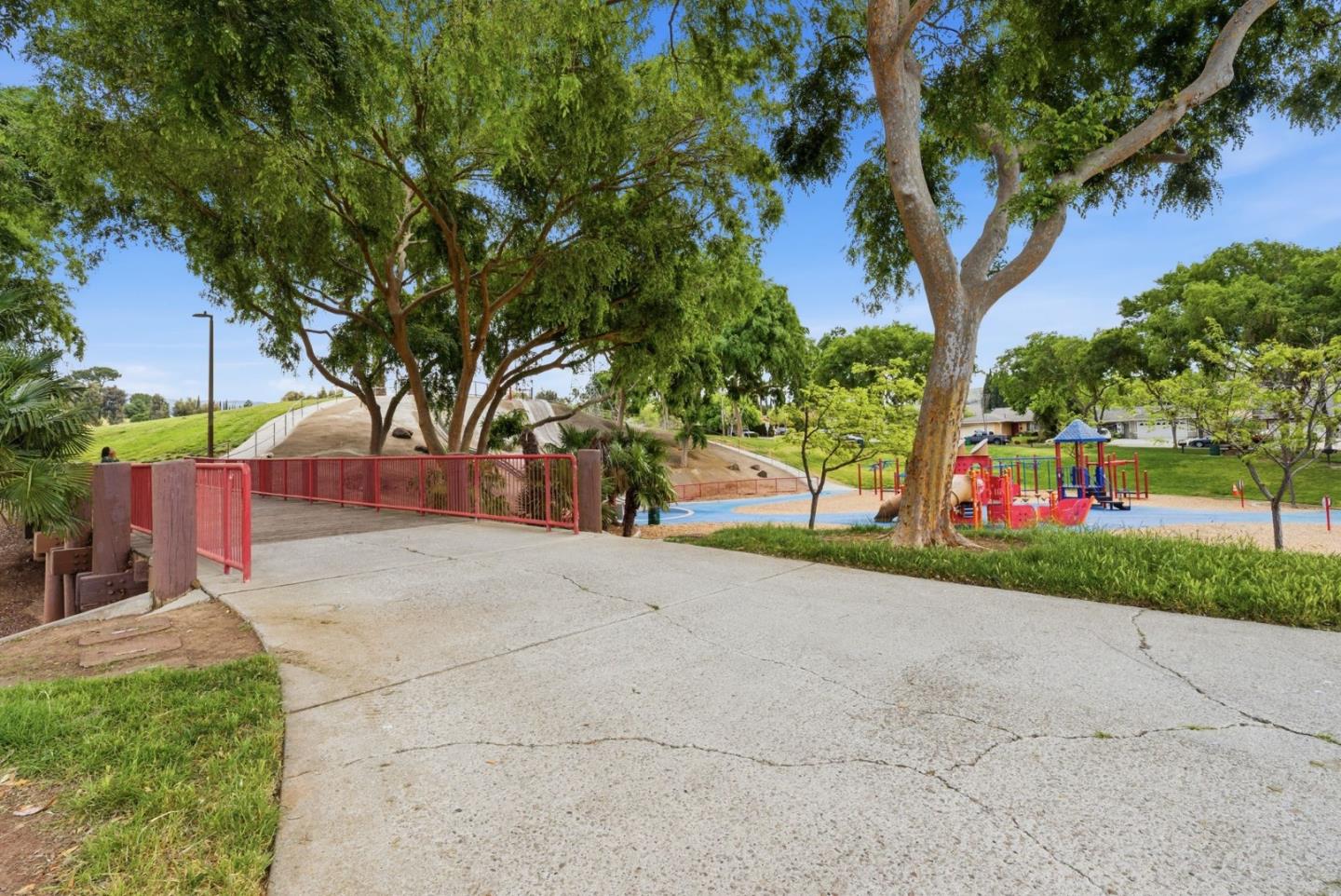 Detail Gallery Image 45 of 57 For 1992 Uphall Ct, San Jose,  CA 95121 - 4 Beds | 1/1 Baths