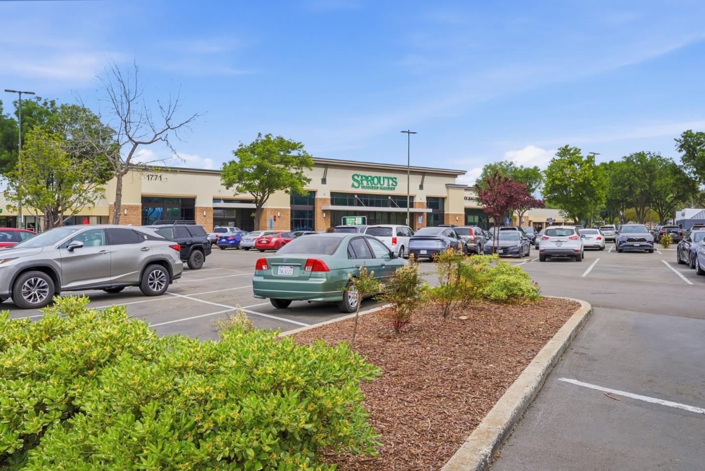 Detail Gallery Image 54 of 57 For 1992 Uphall Ct, San Jose,  CA 95121 - 4 Beds | 1/1 Baths